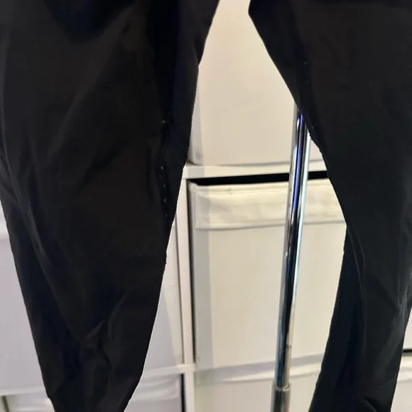 Lululemon - Picture 9 of 11